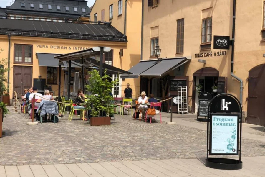 Tinas Café å Sånt